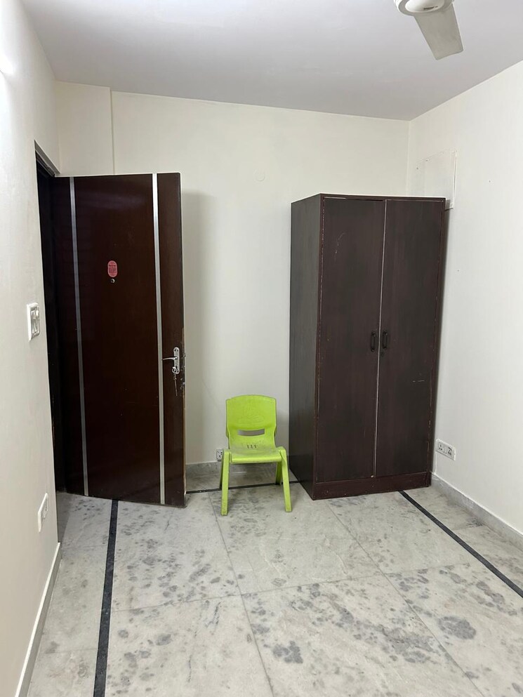 Room, malviya nagar 3 Bedroom 1125 Sq.Ft. Builder Floor In Malviya Nagar Delhi 9370296
