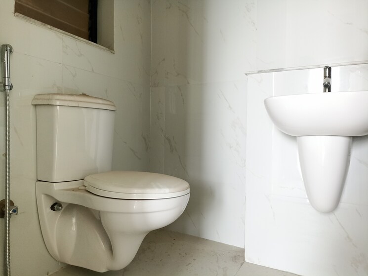 Bathroom, runwal-gardens-phase-2 2 Bedroom 654 Sq.Ft. Apartment In Dombivli East Thane 9370300