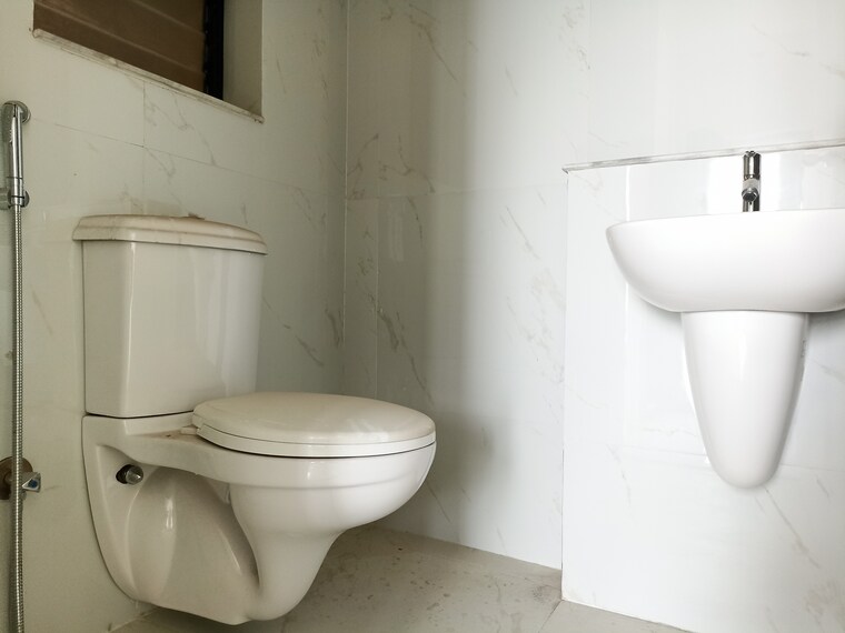 Bathroom, runwal-gardens-phase-2 2 Bedroom 654 Sq.Ft. Apartment In Dombivli East Thane 9370300