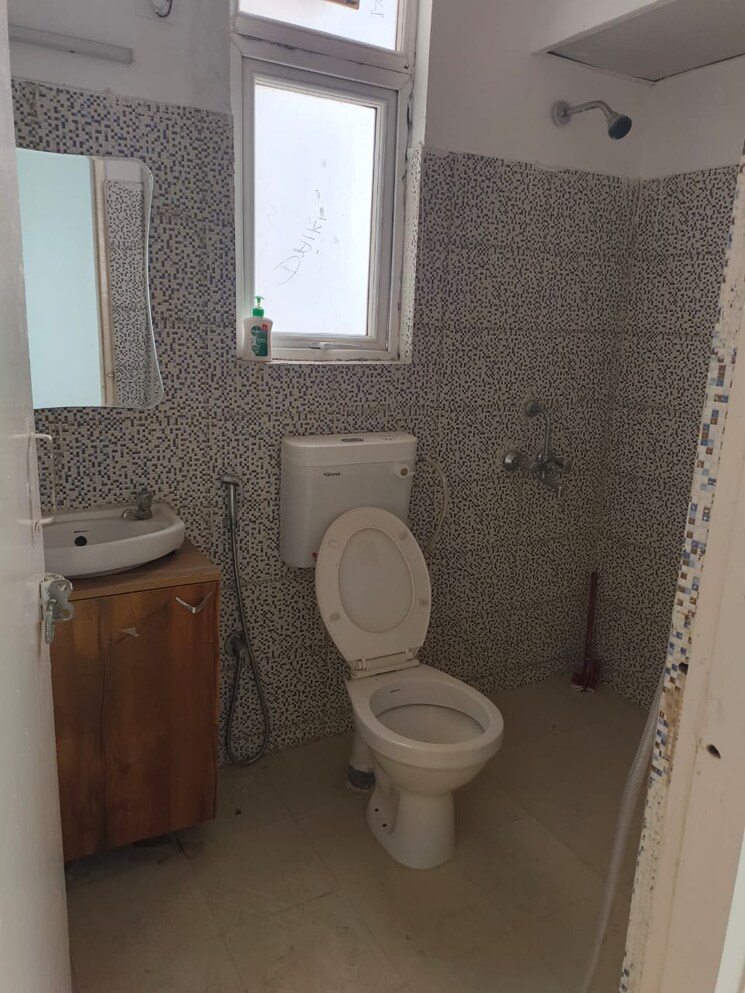 Bathroom, breez-global-heights 2 Bedroom 610 Sq.Ft. Apartment In Sohna Sector 33 Gurgaon 9370286