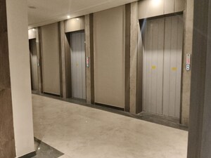 Room in 3 BHK Apartment at Lodha Woods, Kandivali East – for Rent