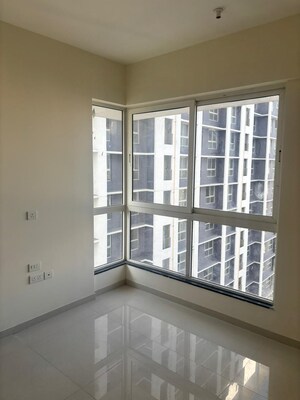 Room in 2 BHK Apartment at Sheth Zuri, Laxmi Nagar – for Sale