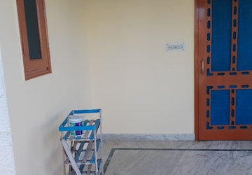 Room in 2 BHK Builder Floor at Jogiwala – for Rent