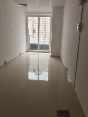 Room in  Office Space at Gaur City Center, Sector 4 Greater Noida – for Rent
