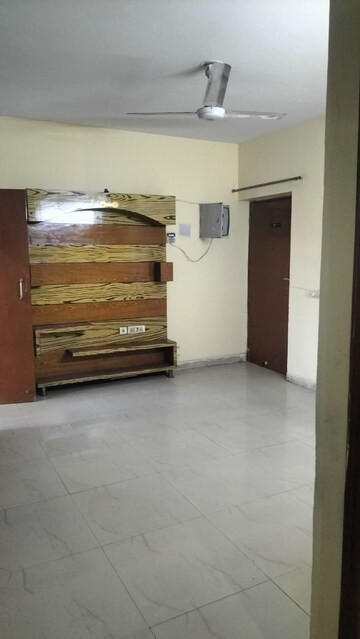 Living Room in 2.5 BHK Apartment at SRS Royal Hills, Sector 87 – for Rent