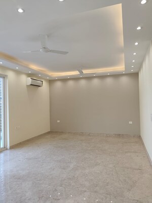 3 BHK Builder Floor For Rent in DLF Garden Villas, Sector 43