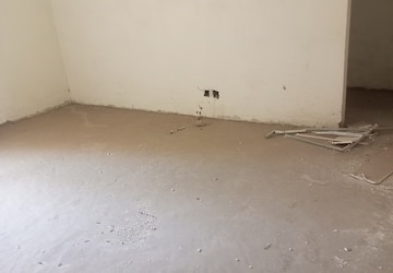 Room in 4 BHK Apartment at Panchsheel Hynish, Sector 1 Greater Noida – for Sale