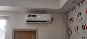 Furnished Amenities in 3.5 BHK Builder Floor at Sunshine Enclave, Vip Road – for Rent