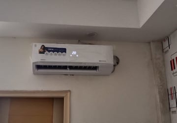 Furnished Amenities in 3.5 BHK Builder Floor at Sunshine Enclave, Vip Road – for Rent