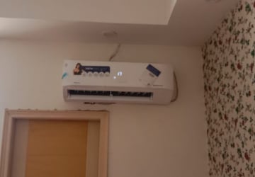 Furnished Amenities in 3.5 BHK Builder Floor at Sunshine Enclave, Vip Road – for Rent