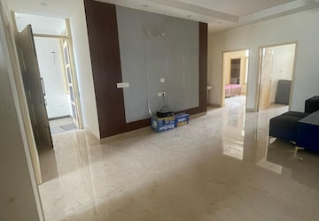 Room in 3.5 BHK Builder Floor at Sunshine Enclave, Vip Road – for Rent