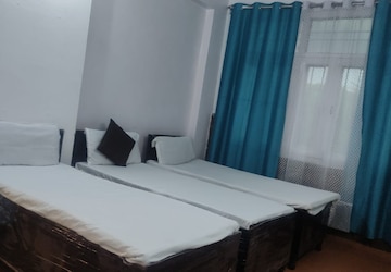 Furnished Amenities in  Pg at Sector 27 – for Rent