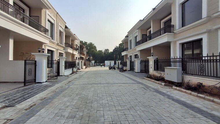 Exterior View, vip road 3 Bedroom 1350 Sq.Ft. Villa In Vip Road Zirakpur 9370384