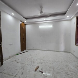 Room in 2 BHK Builder Floor at Chattarpur – for Rent