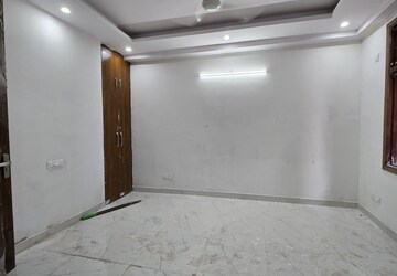 Room in 2 BHK Builder Floor at Chattarpur – for Rent