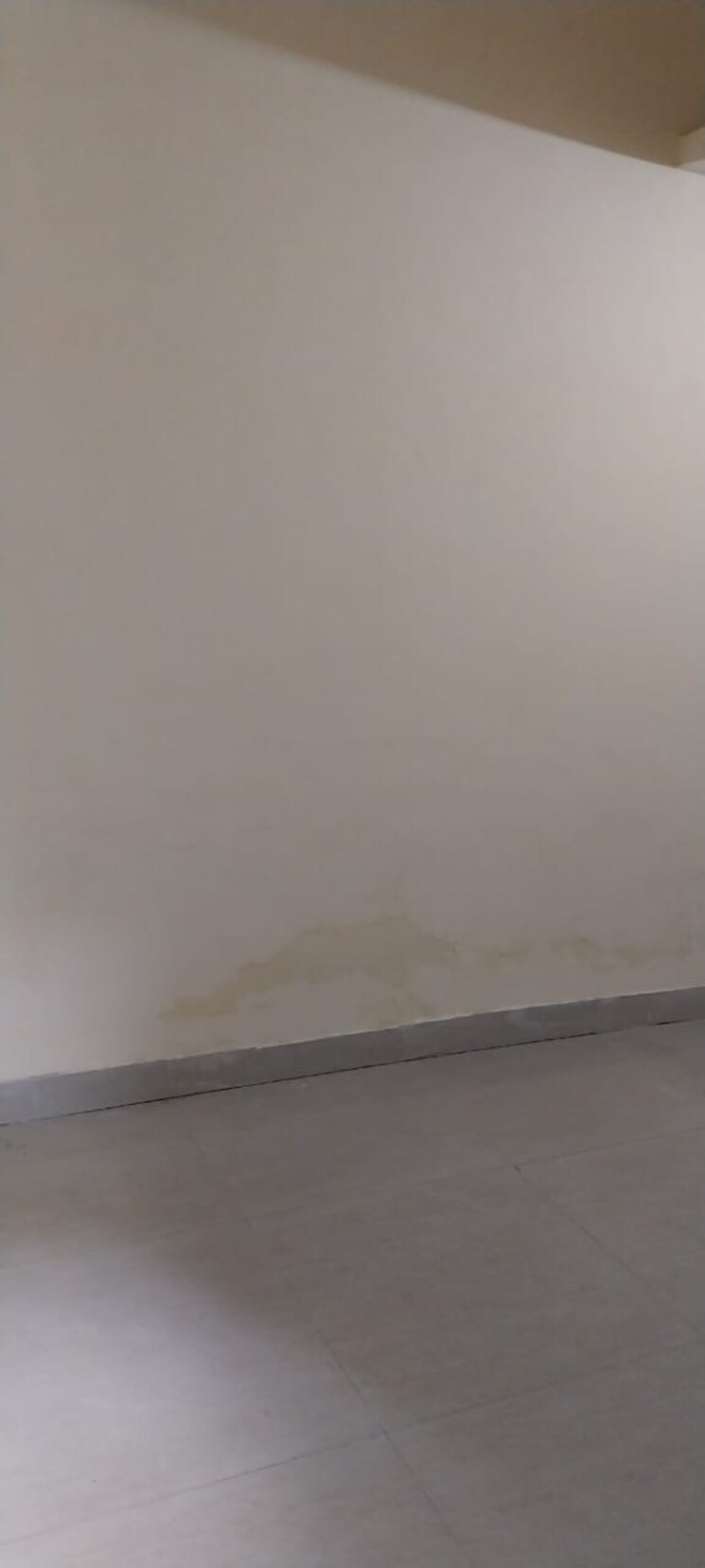 Room, sector 10 greater noida 1.5 Bedroom 30 Sq.Mt. Apartment In Sector 10 Greater Noida Greater Noida 9370433