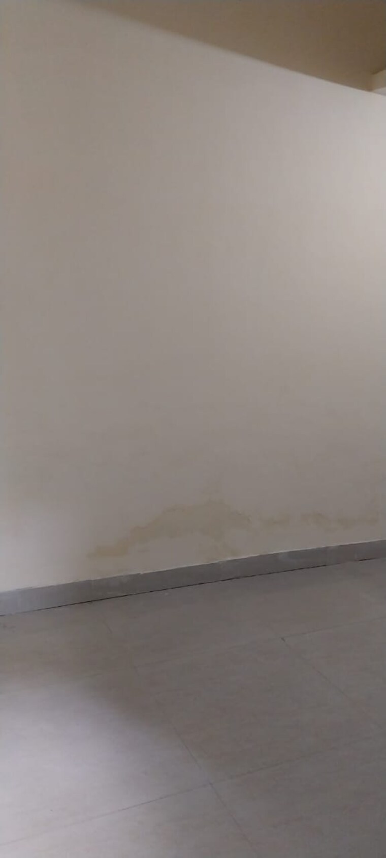 Room, sector 10 greater noida 1.5 Bedroom 30 Sq.Mt. Apartment In Sector 10 Greater Noida Greater Noida 9370433
