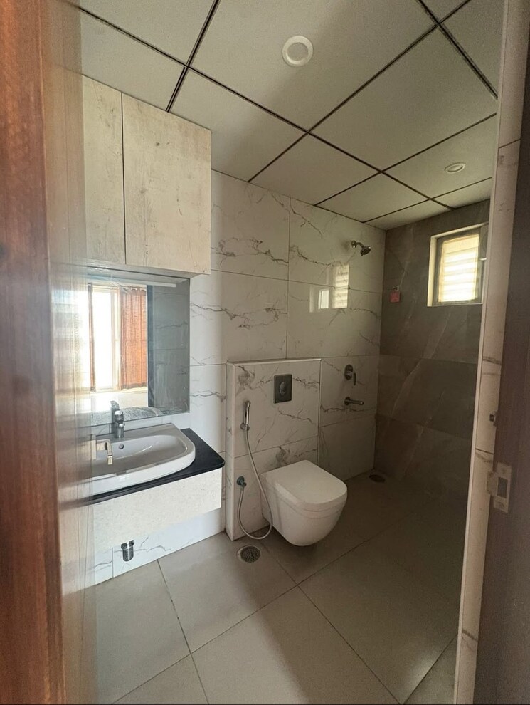 Bathroom, prestige-beverly-hills 3 Bedroom 1796 Sq.Ft. Apartment In Kokapet Hyderabad 9370435