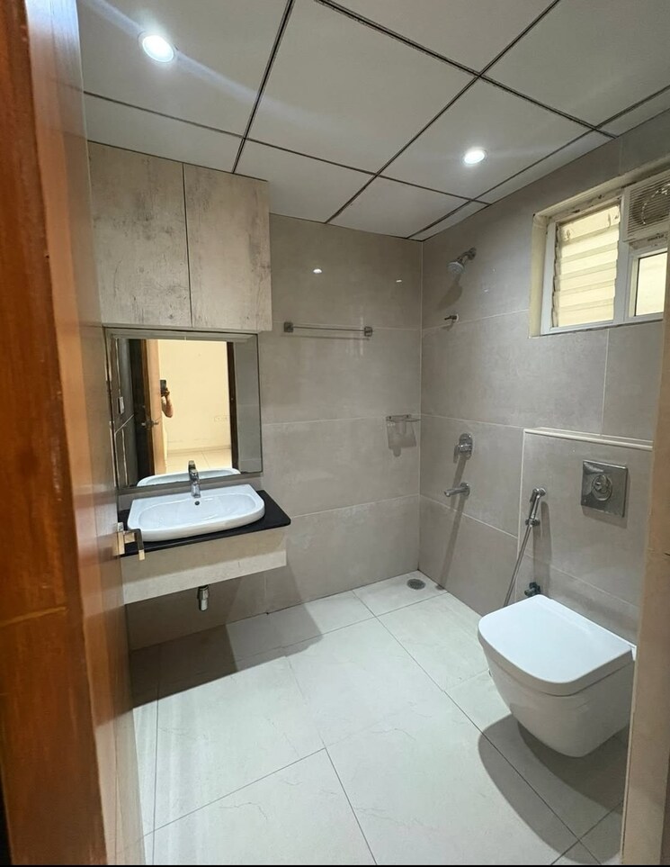 Bathroom, prestige-beverly-hills 3 Bedroom 1796 Sq.Ft. Apartment In Kokapet Hyderabad 9370435