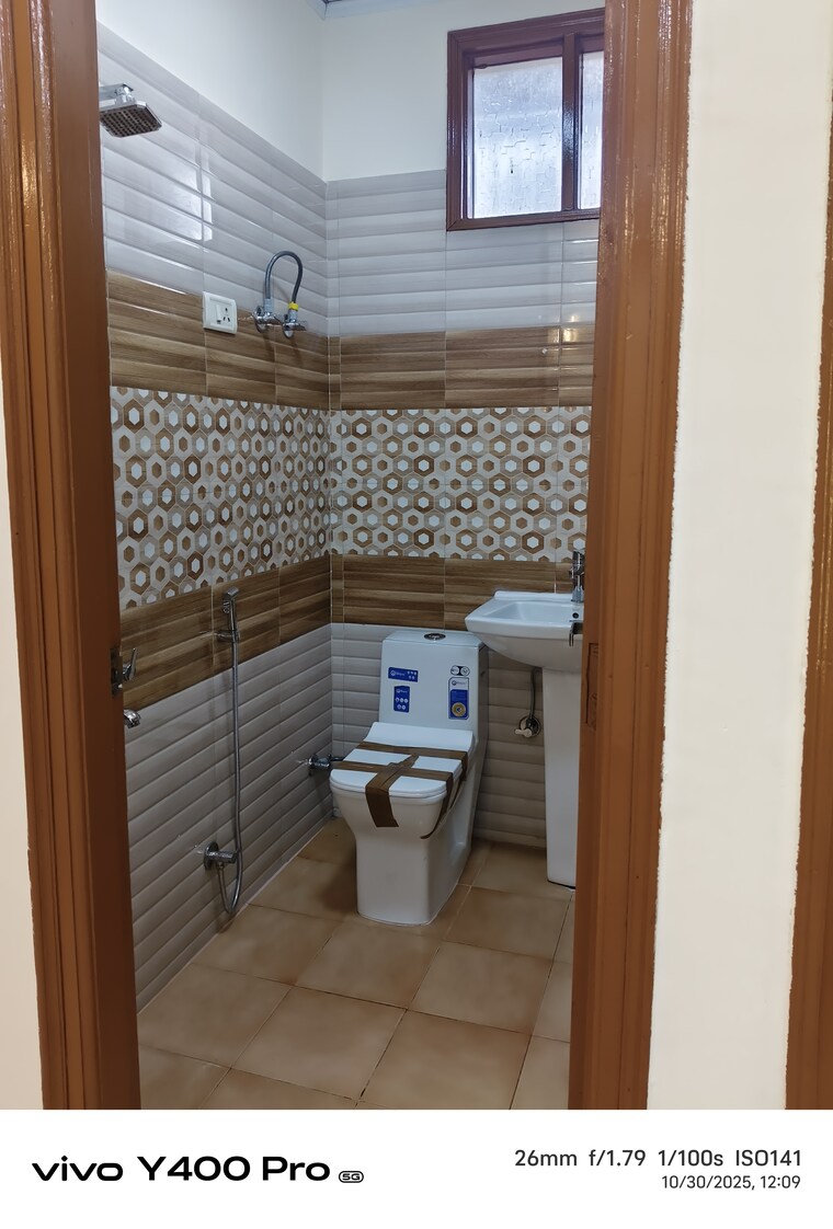 Bathroom, niti khand i 2 Bedroom 900 Sq.Ft. Builder Floor In Niti Khand I Ghaziabad 9370465