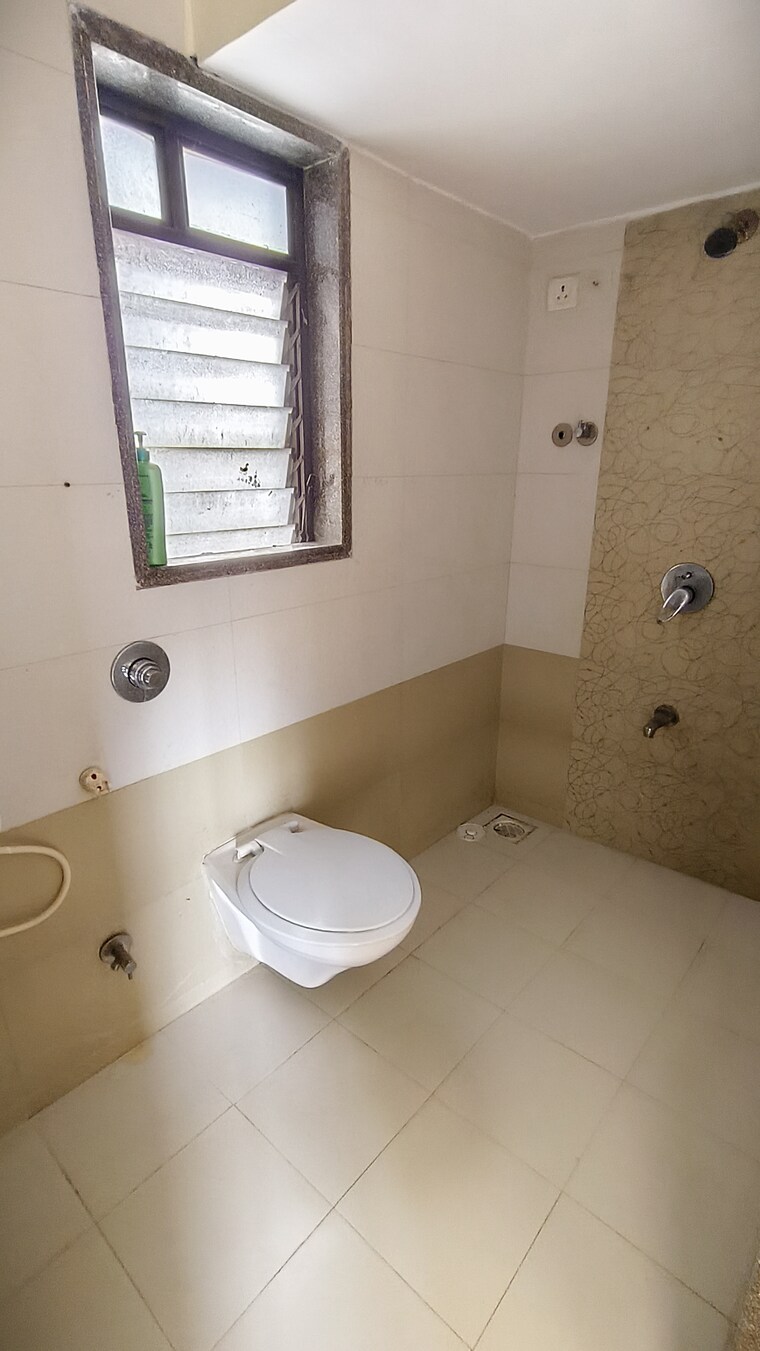 Bathroom, bhanushanti-complex 2 Bedroom 850 Sq.Ft. Apartment In Malad East Mumbai 9370489