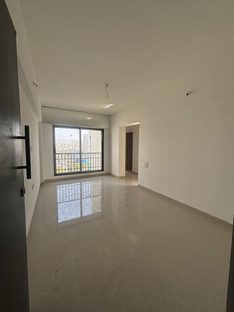 Room, malad west 1 Bedroom 475 Sq.Ft. Apartment In Malad West Mumbai 9370488