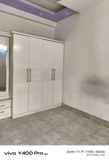 Room in 2 BHK Builder Floor at Gyan Khand ii – for Rent