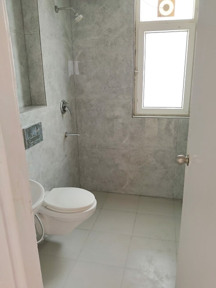 Bathroom, ild-grand 3 Bedroom 1820 Sq.Ft. Apartment In Sector 37c Gurgaon 9370531