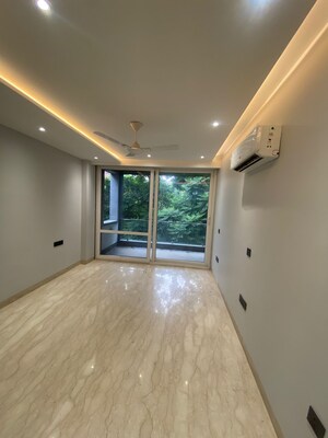 Room in 4 BHK Builder Floor at DLF Garden City Plots I, Sector 91 – for Rent