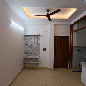 Room in 2 BHK Builder Floor at Gyan Khand I – for Rent