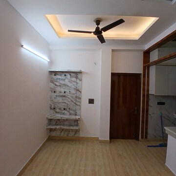 Room in 2 BHK Builder Floor at Gyan Khand I – for Rent