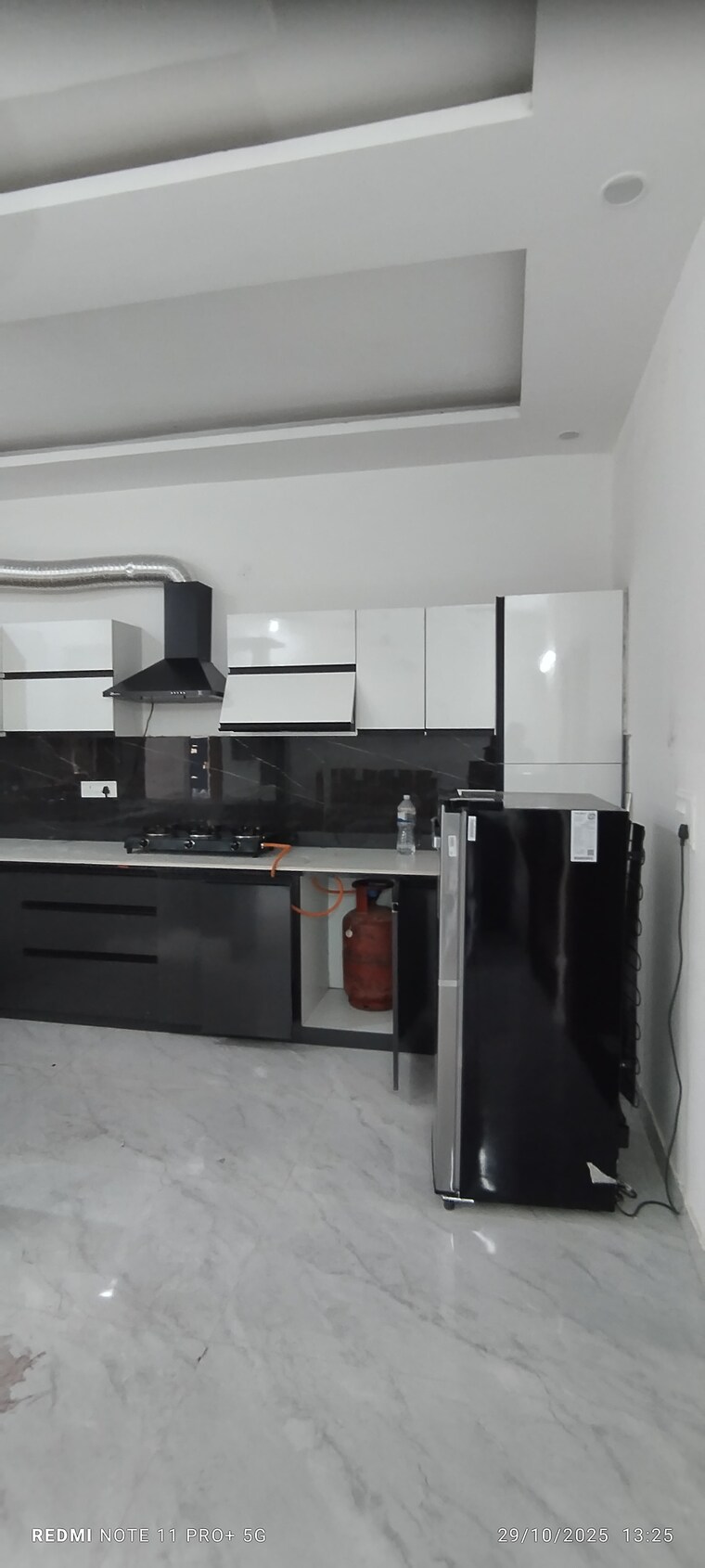 Kitchen, high ground 3 Bedroom 1940 Sq.Ft. Apartment In High Ground Zirakpur 9370638