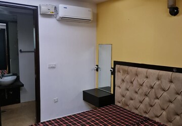 Bedroom in 3 BHK Builder Floor at Vikas Puri – for Rent