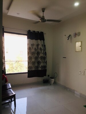 Room in 2 BHK Apartment at Trishla City, Patiala Road – for Rent