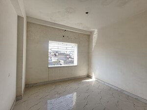 Room in 2 BHK Apartment at Baguiati – for Sale