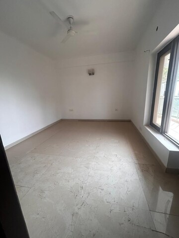 Room in 3 BHK Builder Floor at Gupta Awas, Sector 43 – for Rent