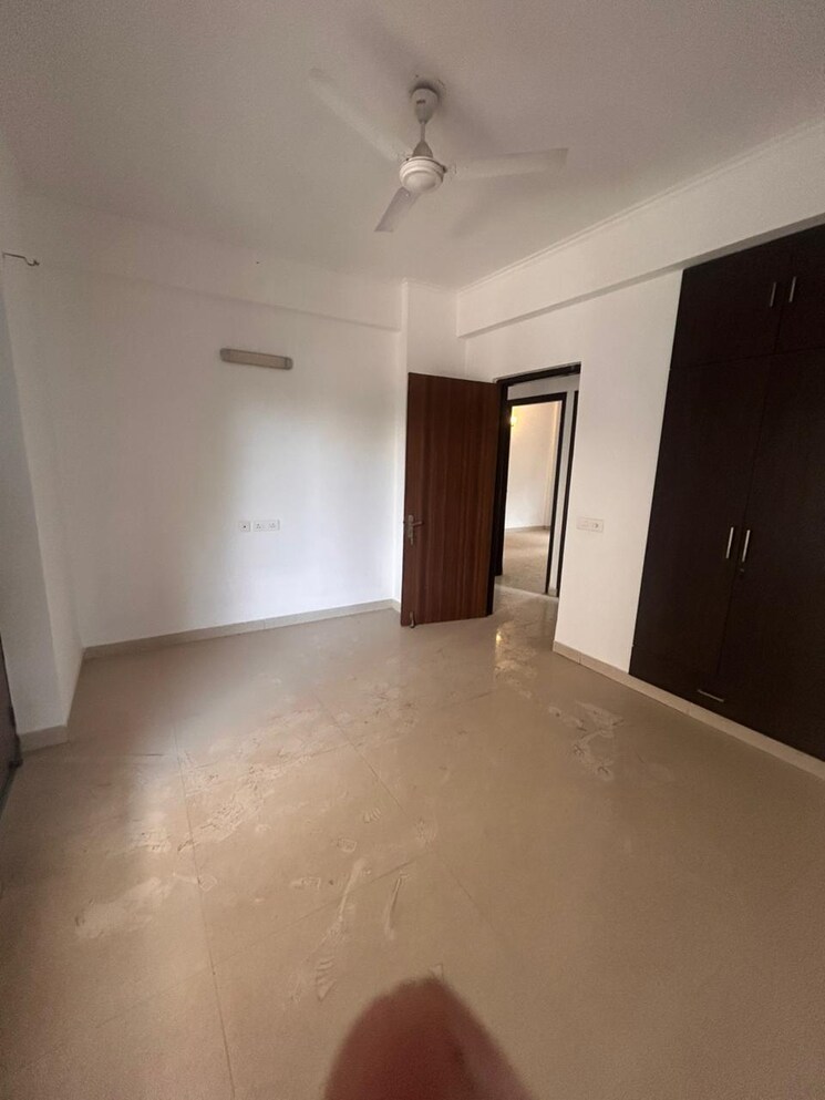 Room, gupta-awas 3 Bedroom 1900 Sq.Ft. Builder Floor In Sector 43 Gurgaon 9370706