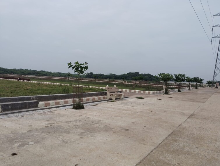 Cover Image, nh 2  75 Sq.Yd. Plot In Nh 2 Mathura 9370886
