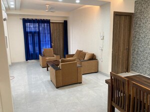 Living Room in 1 BHK Builder Floor at Gupta Awas, Sector 43 – for Rent