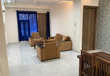 Living Room in 1 BHK Builder Floor at Gupta Awas, Sector 43 – for Rent
