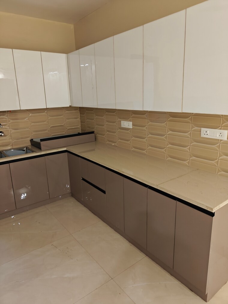 Kitchen, sector 5 3 Bedroom 1835 Sq.Ft. Builder Floor In Sector 5 Gurgaon 9370881