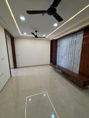 Room in 2 BHK Apartment at Aurobindo Kohinoor, Serilingampally – for Rent