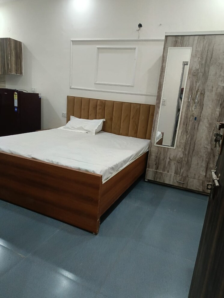 Bedroom, super-mart-1 1 RK 500 Sq.Ft. Builder Floor In Sector 27 Gurgaon 9370792