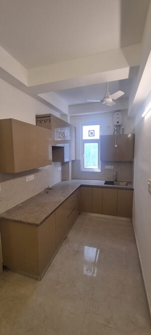Kitchen in 2 BHK Builder Floor at Sector 55 – for Rent