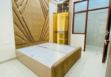 Room in 2 BHK Builder Floor at Niti Khand I – for Sale