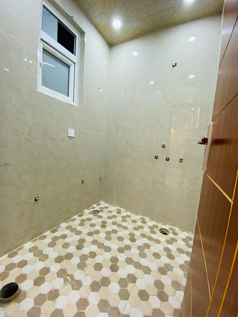 Bathroom, niti khand i 2 Bedroom 950 Sq.Ft. Builder Floor In Niti Khand I Ghaziabad 9371221