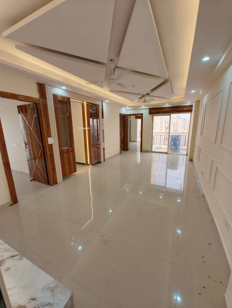 3 BHK 1625 Sq.Ft. Apartment in Amrapali Platinum