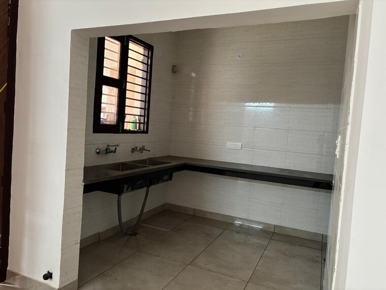 Kitchen, patiala road 3 Bedroom 130 Sq.Yd. Independent House In Patiala Road Zirakpur 9370992
