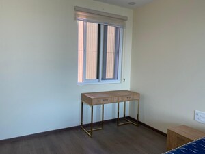 Room in 3.5 BHK Apartment at Phoenix One Banglore West, Rajaji Nagar – for Rent