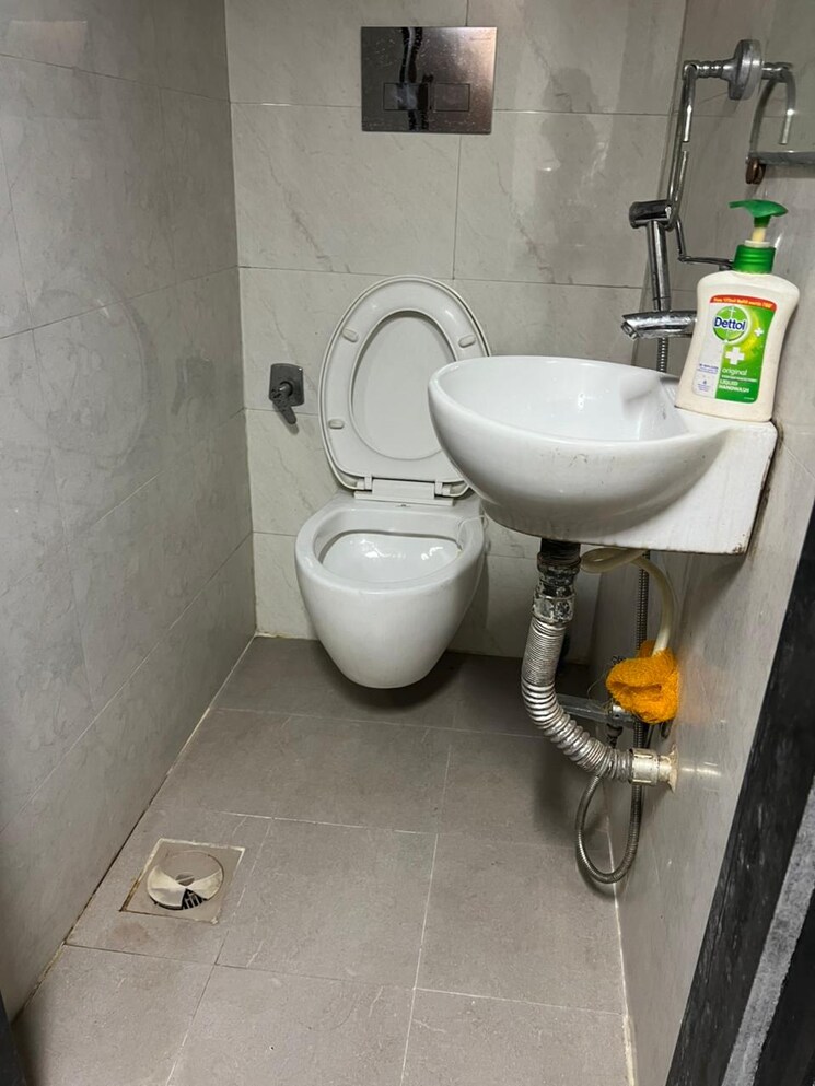 Bathroom, haware-fantasia Commercial Office Space 382 Sq.Ft. In Vashi Sector 28 Navi Mumbai 9371238